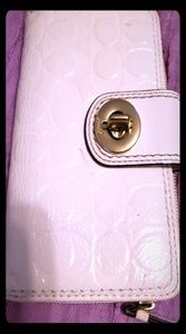 Coach White Turn Lock  Wallet